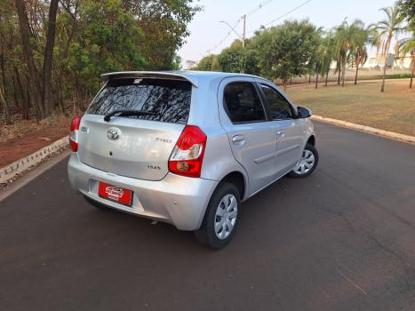 TOYOTA Etios Hatch 1.5 16V 4P FLEX XS, Foto 2