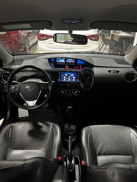 TOYOTA Etios Hatch 1.5 16V 4P FLEX PLATINUM AUTOMTICO, Foto 4