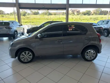TOYOTA Etios Hatch 1.5 16V 4P FLEX X PLUS AUTOMTICO, Foto 4