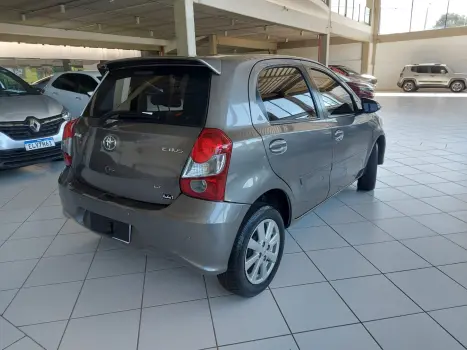 TOYOTA Etios Hatch 1.5 16V 4P FLEX X PLUS AUTOMTICO, Foto 5