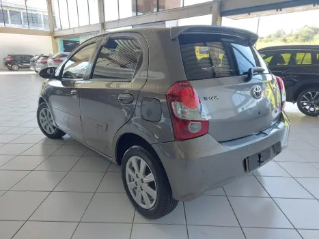 TOYOTA Etios Hatch 1.5 16V 4P FLEX X PLUS AUTOMTICO, Foto 6