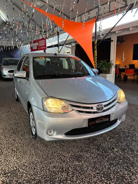 TOYOTA Etios Hatch 1.3 16V 4P FLEX X, Foto 2