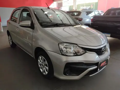 TOYOTA Etios Hatch 1.3 16V 4P FLEX X, Foto 2