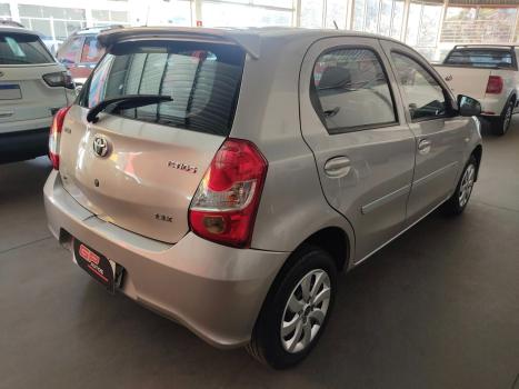TOYOTA Etios Hatch 1.3 16V 4P FLEX X, Foto 4
