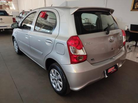 TOYOTA Etios Hatch 1.3 16V 4P FLEX X, Foto 5