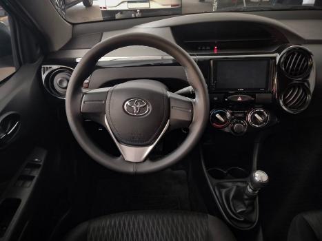 TOYOTA Etios Hatch 1.3 16V 4P FLEX X, Foto 8