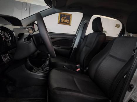 TOYOTA Etios Hatch 1.3 16V 4P FLEX X, Foto 9
