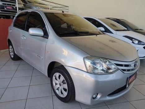 TOYOTA Etios Hatch 1.3 16V 4P FLEX XS, Foto 2