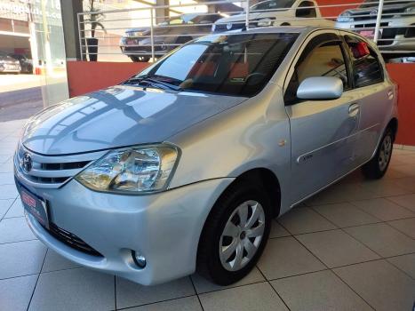 TOYOTA Etios Hatch 1.3 16V 4P FLEX XS, Foto 3