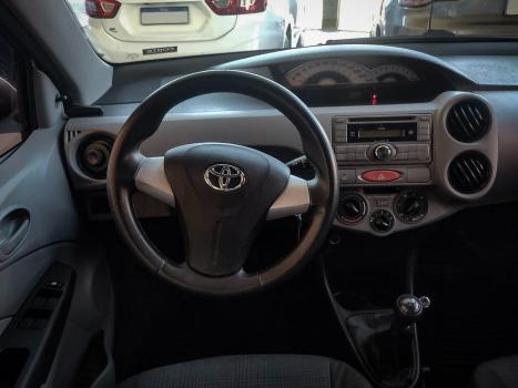 TOYOTA Etios Hatch 1.3 16V 4P FLEX XS, Foto 7