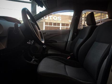 TOYOTA Etios Hatch 1.3 16V 4P FLEX XS, Foto 8