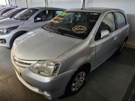 TOYOTA Etios Hatch 1.3 16V 4P FLEX XS, Foto 2