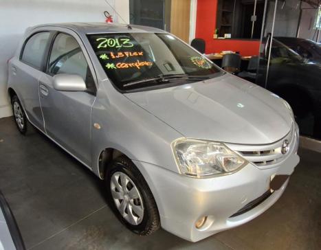 TOYOTA Etios Hatch 1.3 16V 4P FLEX XS, Foto 3
