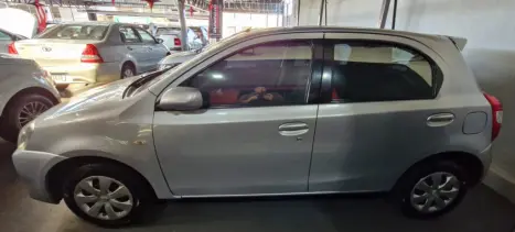 TOYOTA Etios Hatch 1.3 16V 4P FLEX XS, Foto 6