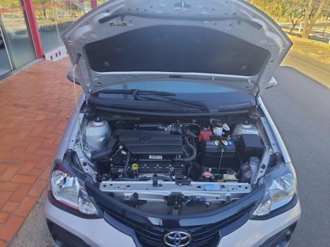 TOYOTA Etios Hatch 1.5 16V 4P FLEX X PLUS AUTOMTICO, Foto 14