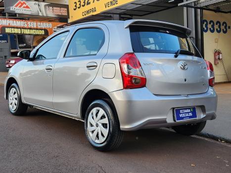 TOYOTA Etios Hatch 1.3 16V 4P FLEX X, Foto 6