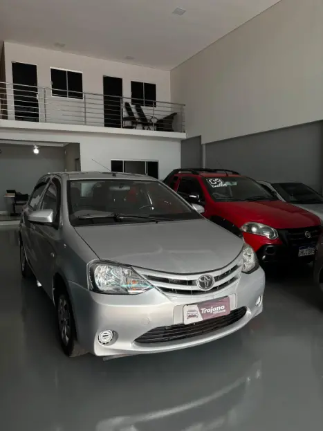 TOYOTA Etios Hatch 1.3 16V 4P FLEX X, Foto 3