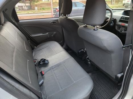 TOYOTA Etios Hatch 1.3 16V 4P FLEX X, Foto 9