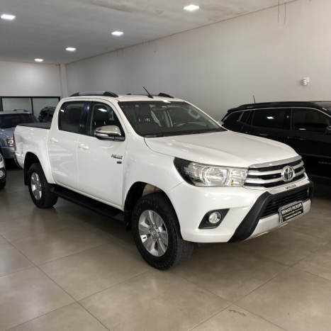 TOYOTA Hilux Caminhonete 2.7 16V 4P SRV FLEX CABINE DUPLA AUTOMTICO, Foto 8