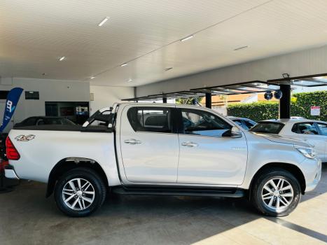 TOYOTA Hilux Caminhonete 2.8 16V SRX 4X4 TURBO DIESEL CABINE DUPLA AUTOMTICO, Foto 8