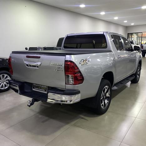 TOYOTA Hilux Caminhonete 2.8 16V SRX 4X4 TURBO DIESEL CABINE DUPLA AUTOMTICO, Foto 4