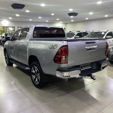 TOYOTA Hilux Caminhonete 2.8 16V SRX 4X4 TURBO DIESEL CABINE DUPLA AUTOMTICO, Foto 8