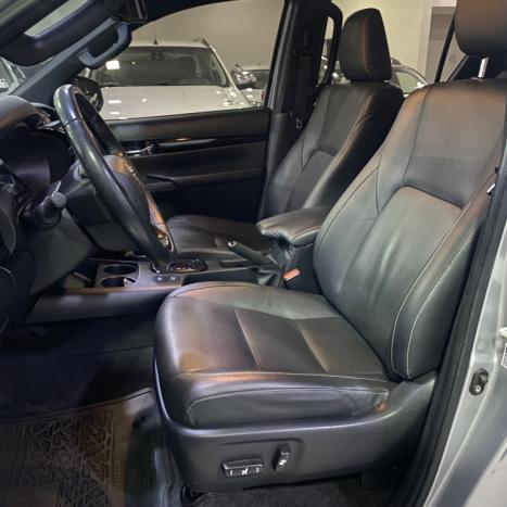 TOYOTA Hilux Caminhonete 2.8 16V SRX 4X4 TURBO DIESEL CABINE DUPLA AUTOMTICO, Foto 14
