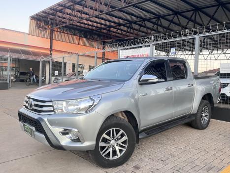 TOYOTA Hilux Caminhonete 2.8 16V SRV 4X4 DIESEL CABINE DUPLA AUTOMTICO, Foto 1