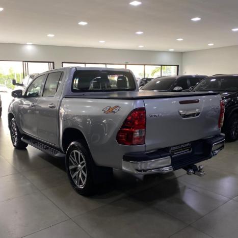 TOYOTA Hilux Caminhonete 2.8 16V SRV 4X4 DIESEL CABINE DUPLA AUTOMTICO, Foto 4