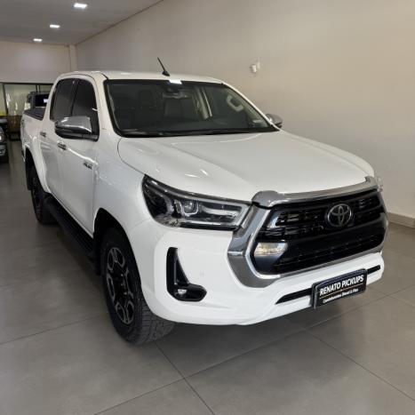 TOYOTA Hilux Caminhonete 2.8 16V SRX 4X4 TURBO DIESEL CABINE DUPLA AUTOMTICO, Foto 2