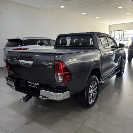 TOYOTA Hilux Caminhonete 2.8 16V SRV 4X4 DIESEL CABINE DUPLA AUTOMTICO, Foto 5