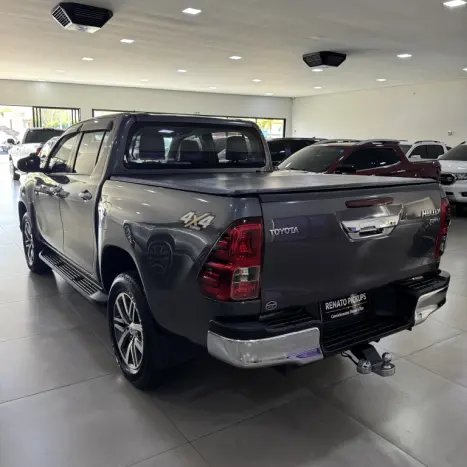 TOYOTA Hilux Caminhonete 2.8 16V SRV 4X4 DIESEL CABINE DUPLA AUTOMTICO, Foto 10