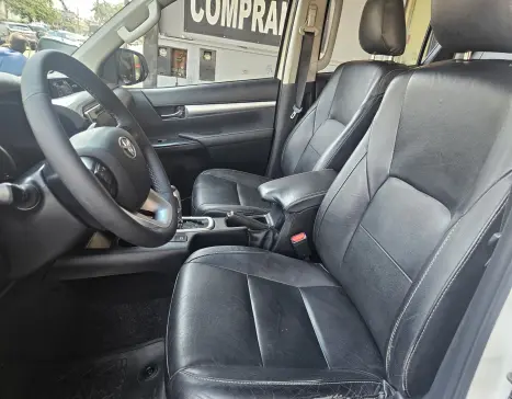 TOYOTA Hilux Caminhonete 2.8 16V SRV 4X4 DIESEL CABINE DUPLA AUTOMTICO, Foto 8