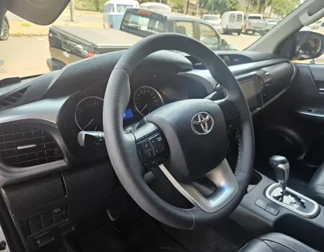 TOYOTA Hilux Caminhonete 2.8 16V SRV 4X4 DIESEL CABINE DUPLA AUTOMTICO, Foto 9