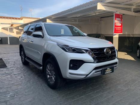 TOYOTA Hilux SW4 2.8 16V 4P SRX PLATINUM 4X4 7 LUGARES TURBO DIESEL AUTOMTICO, Foto 2