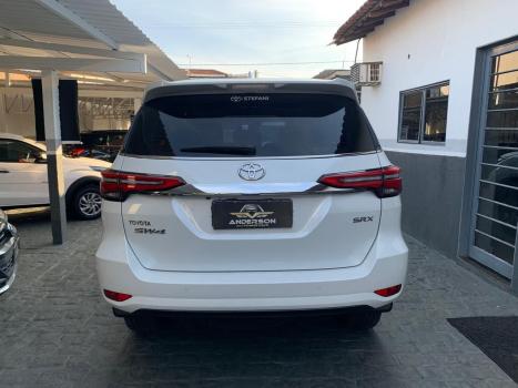 TOYOTA Hilux SW4 2.8 16V 4P SRX PLATINUM 4X4 7 LUGARES TURBO DIESEL AUTOMTICO, Foto 5