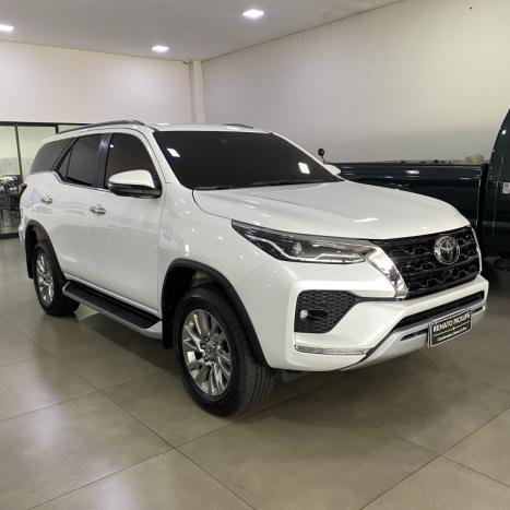 TOYOTA Hilux SW4 2.8 16V 4P SRX 4X4 7 LUGARES TURBO DIESEL AUTOMTICO, Foto 5