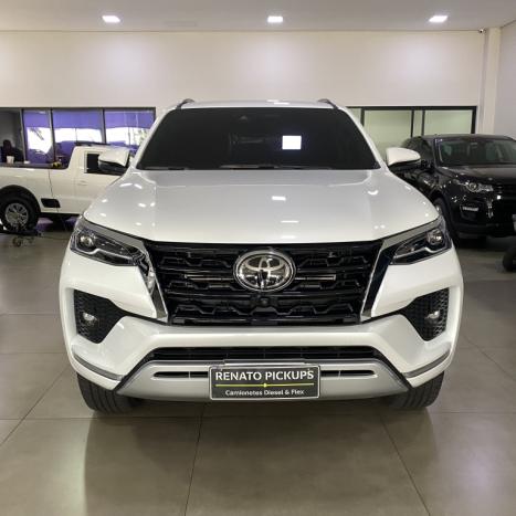 TOYOTA Hilux SW4 2.8 16V 4P SRX 4X4 7 LUGARES TURBO DIESEL AUTOMTICO, Foto 7
