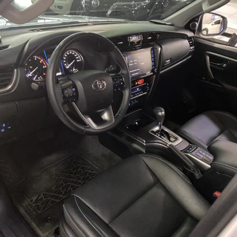 TOYOTA Hilux SW4 2.8 16V 4P SRX 4X4 7 LUGARES TURBO DIESEL AUTOMTICO, Foto 11