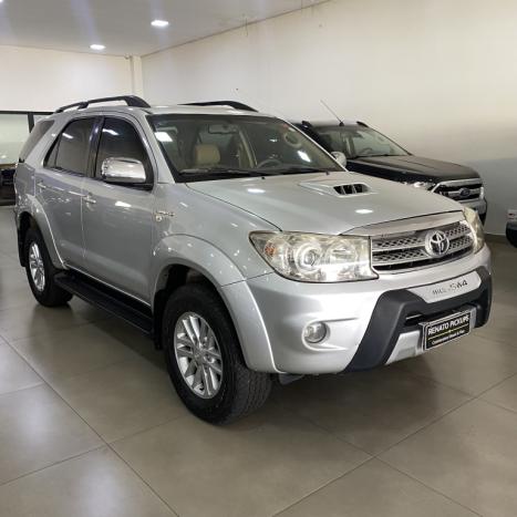 TOYOTA Hilux SW4 3.0 V6 12V 4P SRV TURBO DIESEL AUTOMTICO, Foto 2