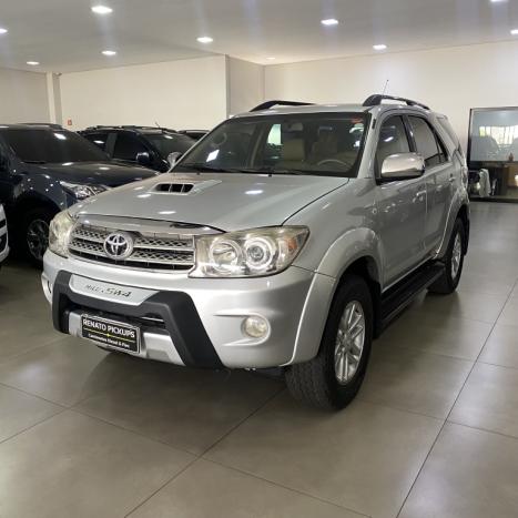 TOYOTA Hilux SW4 3.0 V6 12V 4P SRV TURBO DIESEL AUTOMTICO, Foto 4