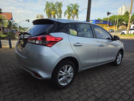 TOYOTA Yaris Hatch 1.3 16V 4P FLEX XL, Foto 5