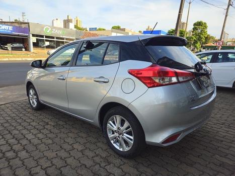 TOYOTA Yaris Hatch 1.3 16V 4P FLEX XL, Foto 6