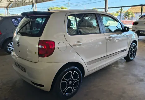 VOLKSWAGEN Fox 1.0 4P SELEO FLEX, Foto 2