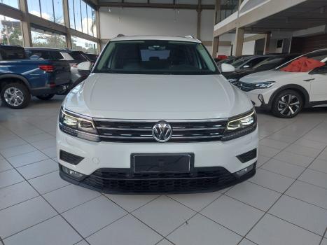 VOLKSWAGEN Tiguan 1.4 250 TSI TOTAL FLEX ALLSPACE COMFORTLINE TURBO AUTOMTICO TIPTRONIC, Foto 3