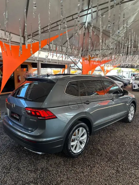VOLKSWAGEN Tiguan 1.4 250 TSI TOTAL FLEX ALLSPACE COMFORTLINE TURBO AUTOMTICO TIPTRONIC, Foto 6