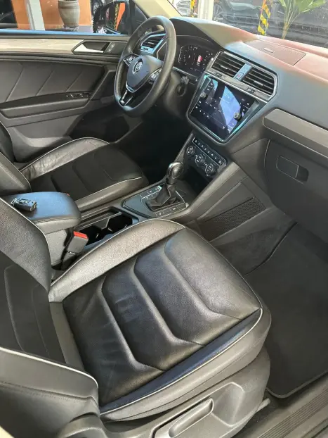 VOLKSWAGEN Tiguan 1.4 250 TSI TOTAL FLEX ALLSPACE COMFORTLINE TURBO AUTOMTICO TIPTRONIC, Foto 9