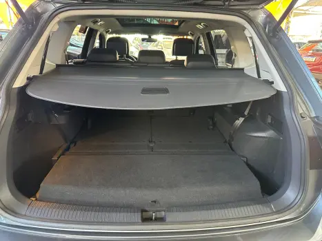VOLKSWAGEN Tiguan 1.4 250 TSI TOTAL FLEX ALLSPACE COMFORTLINE TURBO AUTOMTICO TIPTRONIC, Foto 16