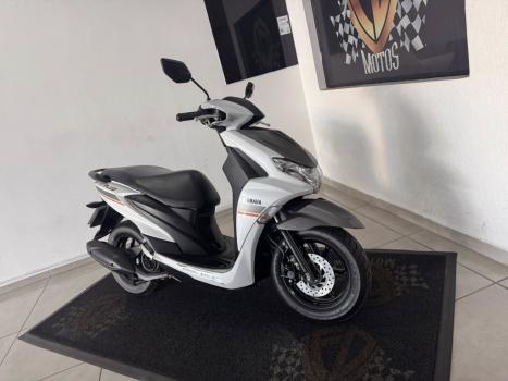 YAMAHA Fluo 125 ABS, Foto 3