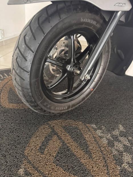 YAMAHA Fluo 125 ABS, Foto 7